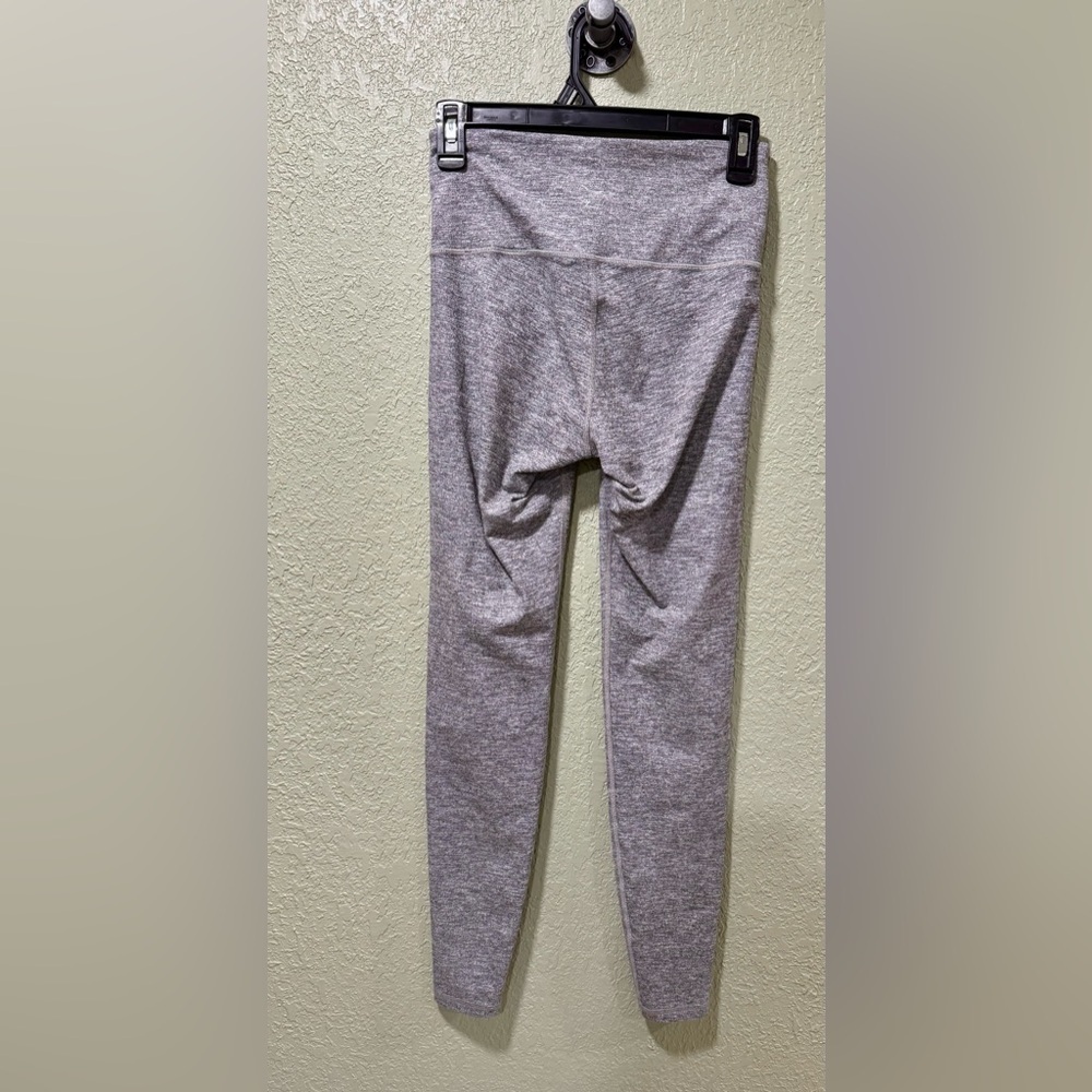 Old Navy Women's Heathered Gray Leggings - Picture 3 of 3
